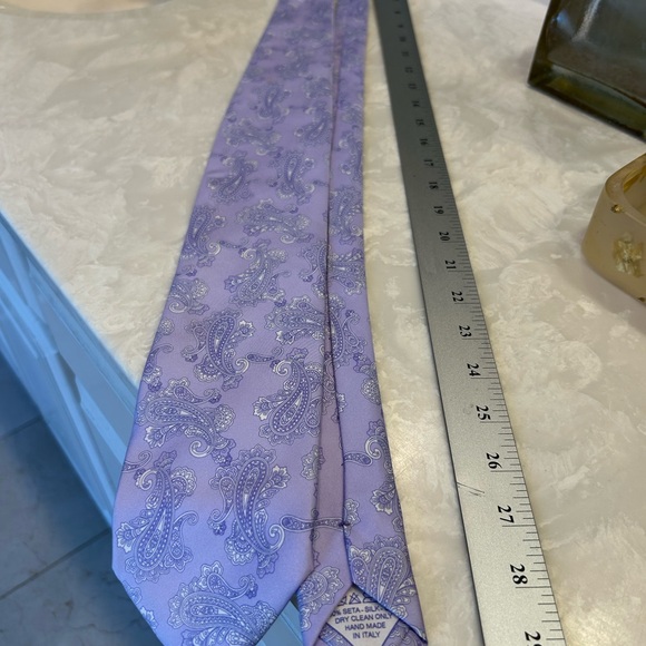 Brioni Elegant Paisley Men's Tie - Lavender Purple Silk, Made in Italy - Picture 7 of 12